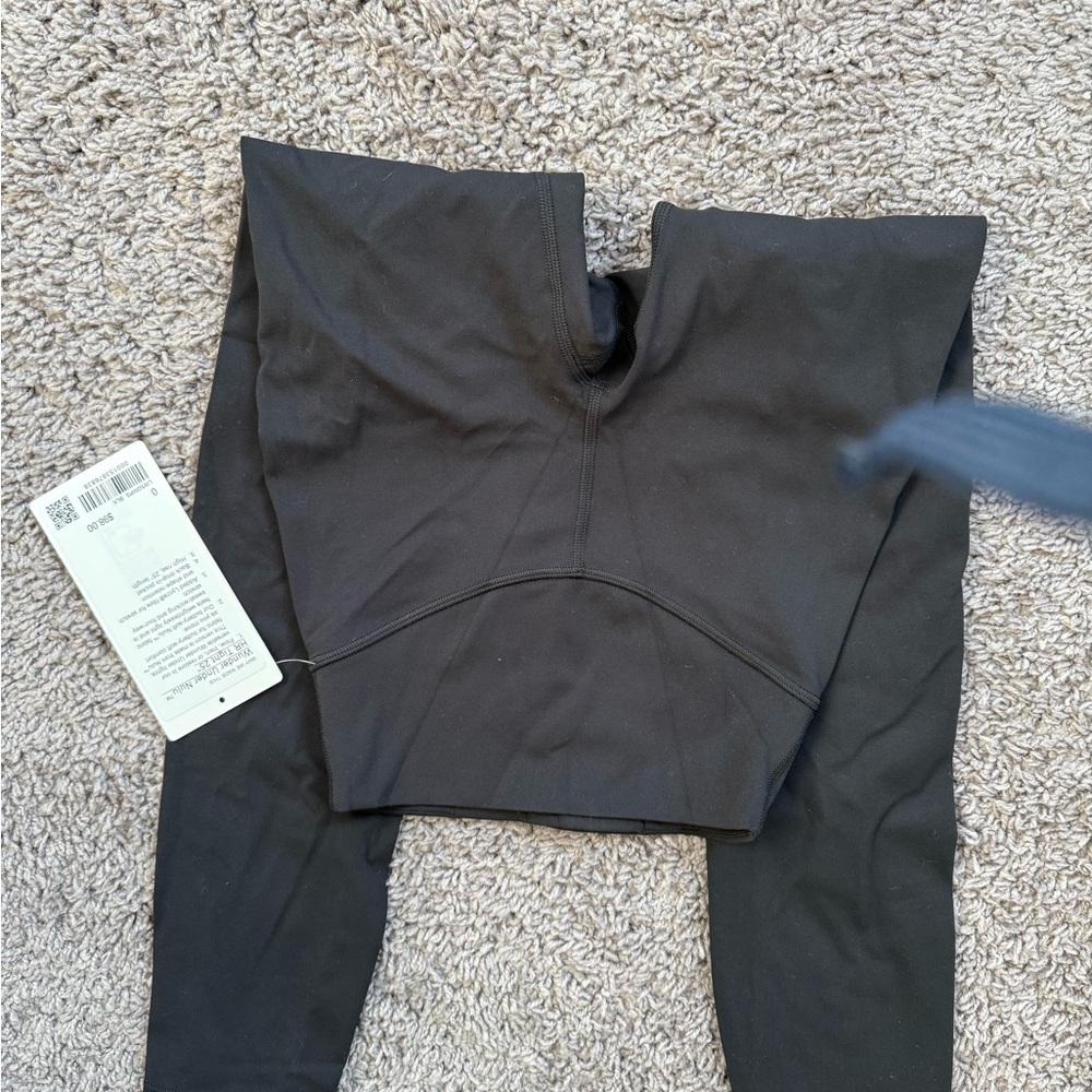 Lululemon Athletica Black Leggings wunder under tight 25” size 0 NWT